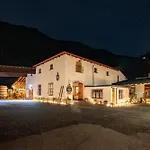 Dimora Perla Di - Spacious Wine Estate Retreat Near Bernina Express