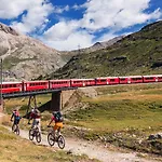 Dimora Perla Di - Spacious Wine Estate Retreat Near Bernina Express Feriehus *