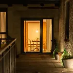 Dimora Perla Di - Spacious Wine Estate Retreat Near Bernina Express Feriehus Villa di Tirano
