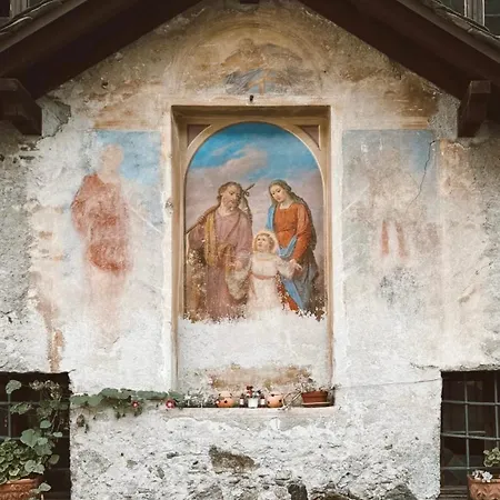 Dimora Perla Di - Historical Wine Retreat Near Bernina Express