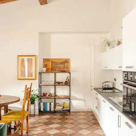 Holiday home Dimora Perla Di - Historical Wine Retreat Near Bernina Express *