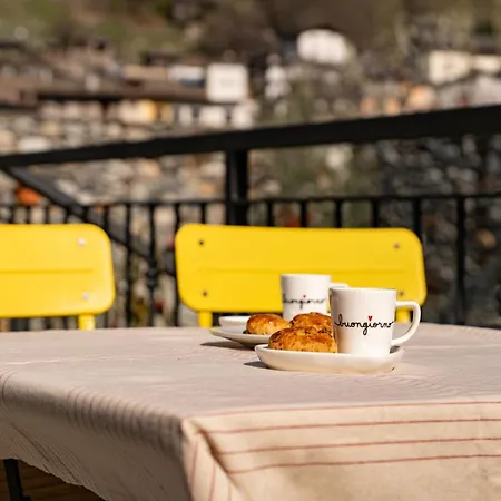 Feriehus Dimora Perla Di - Spacious Wine Estate Retreat Near Bernina Express
