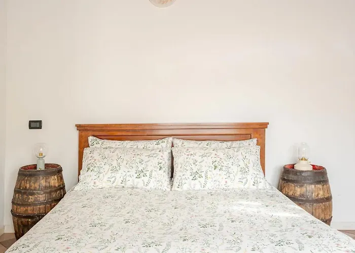 Casa vacanze Dimora Perla Di - Historical Wine Retreat Near Bernina Express