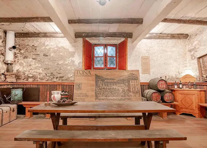 Casa vacanze Dimora Perla Di - Historical Wine Retreat Near Bernina Express